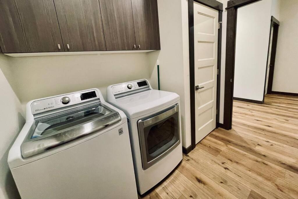 Holiday home New 3br In W/ Mtn Views And Trails *