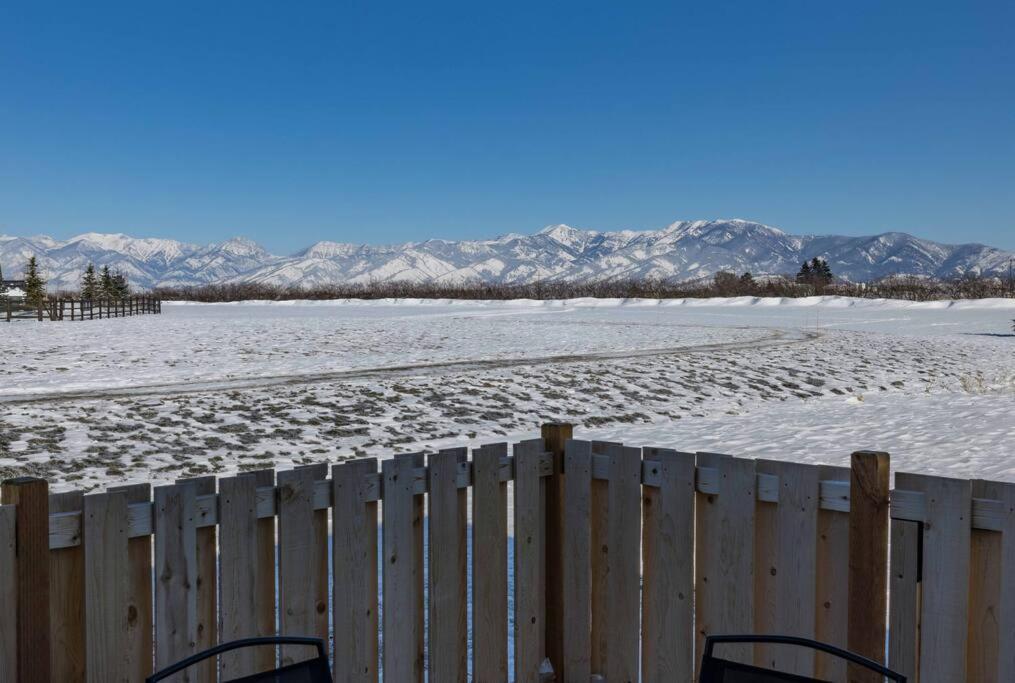 New 3br In W/ Mtn Views And Trails *