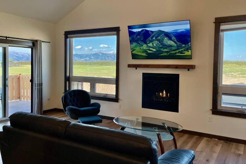 New 3br In W/ Mtn Views And Trails Holiday home Bozeman
