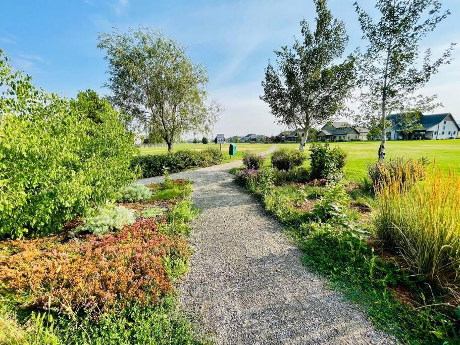 New 3br In W/ Mtn Views And Trails Bozeman