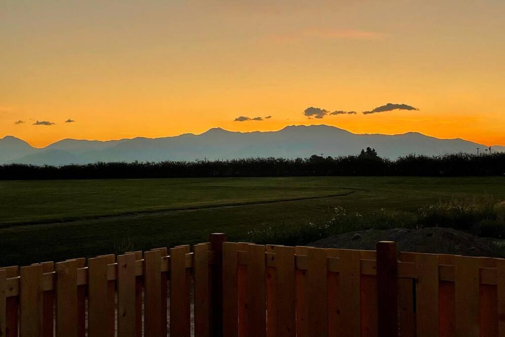 New 3br In W/ Mtn Views And Trails
