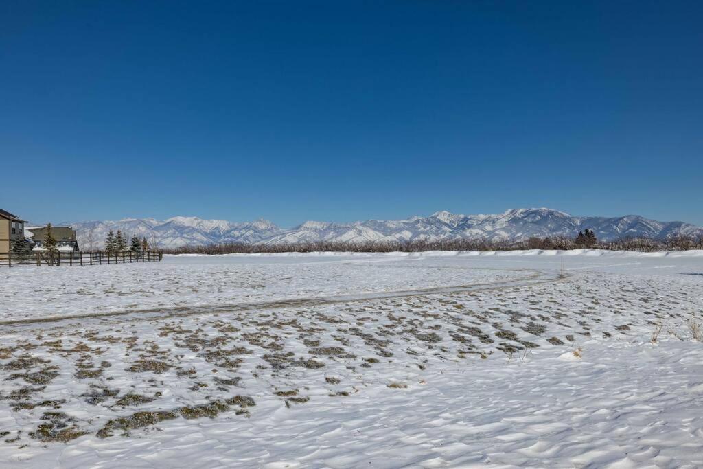New 3br In W/ Mtn Views And Trails Holiday home
